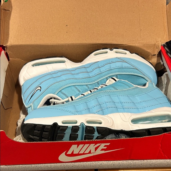 Nike Air Max 95 Light Blue and White Sneakers - Picture 1 of 3
